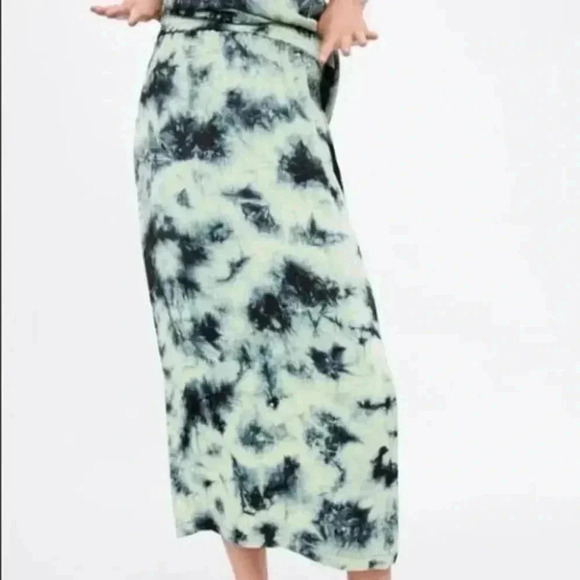 Zara Tie Dye Batik Midi Green Skirt L - Picture 1 of 6